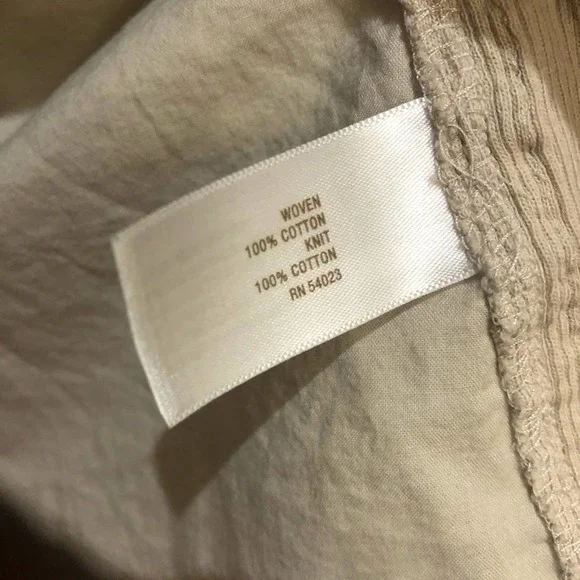 Old Navy Button Up Blouse Tan Stretch Career Large - Picture 7 of 7